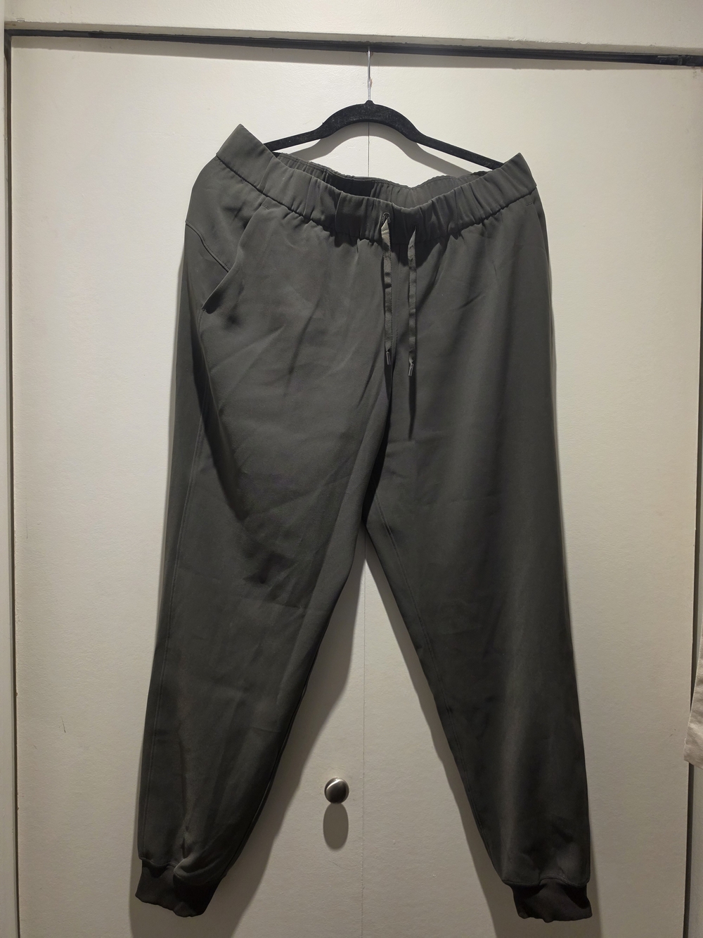 Lululemon On The Fly - Olive Green Jogger. Size 10.